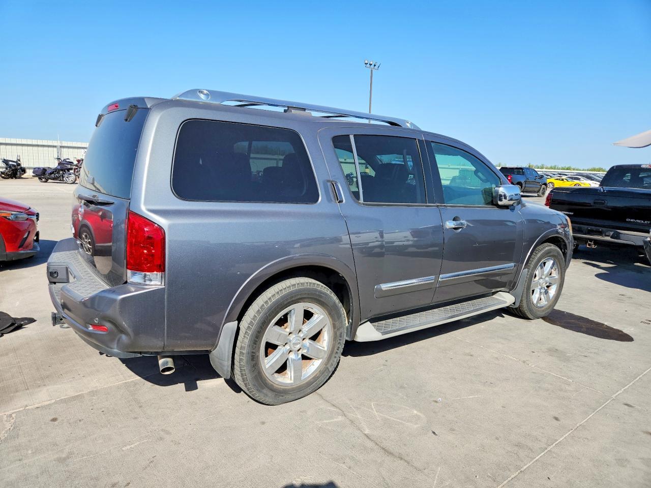 2013 NISSAN ARMADA SV — Фото 3 из 13