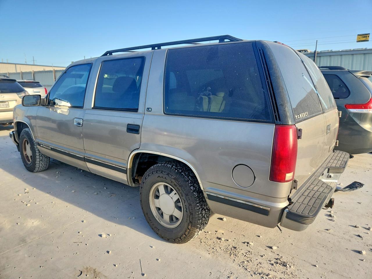 1999 CHEVROLET TAHOE C1500 — Фото 2 из 13