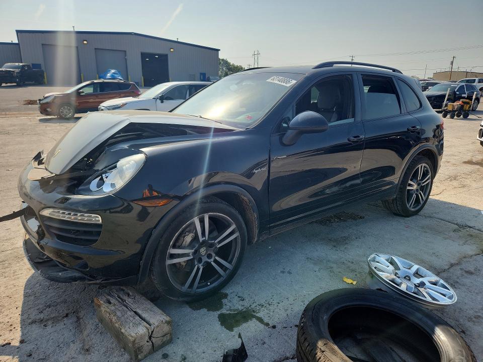 2013 PORSCHE CAYENNE S HYBRID — Фото 2 из 16