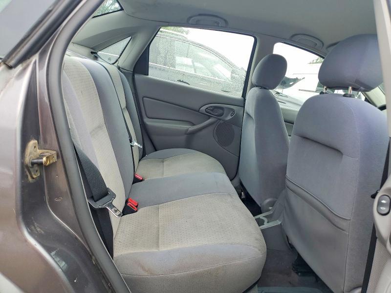 1FAFP38Z94W176905 2004 FORD FOCUS photo no. 10