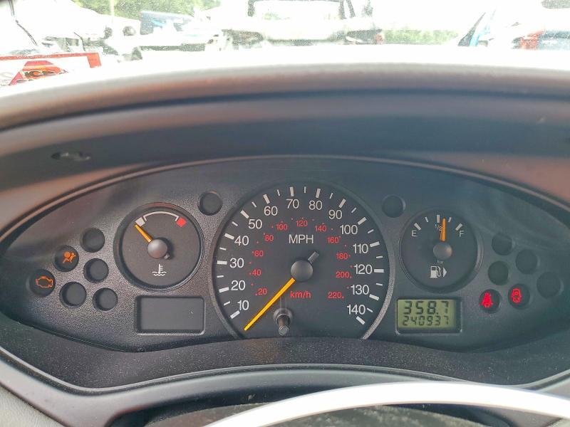 1FAFP38Z94W176905 2004 FORD FOCUS photo no. 9