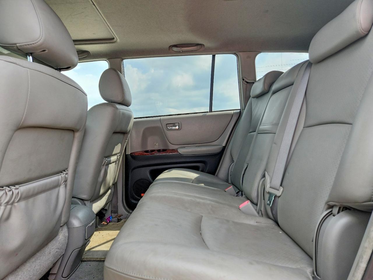 2004 TOYOTA HIGHLANDER LIMITED — Фото 11 из 13