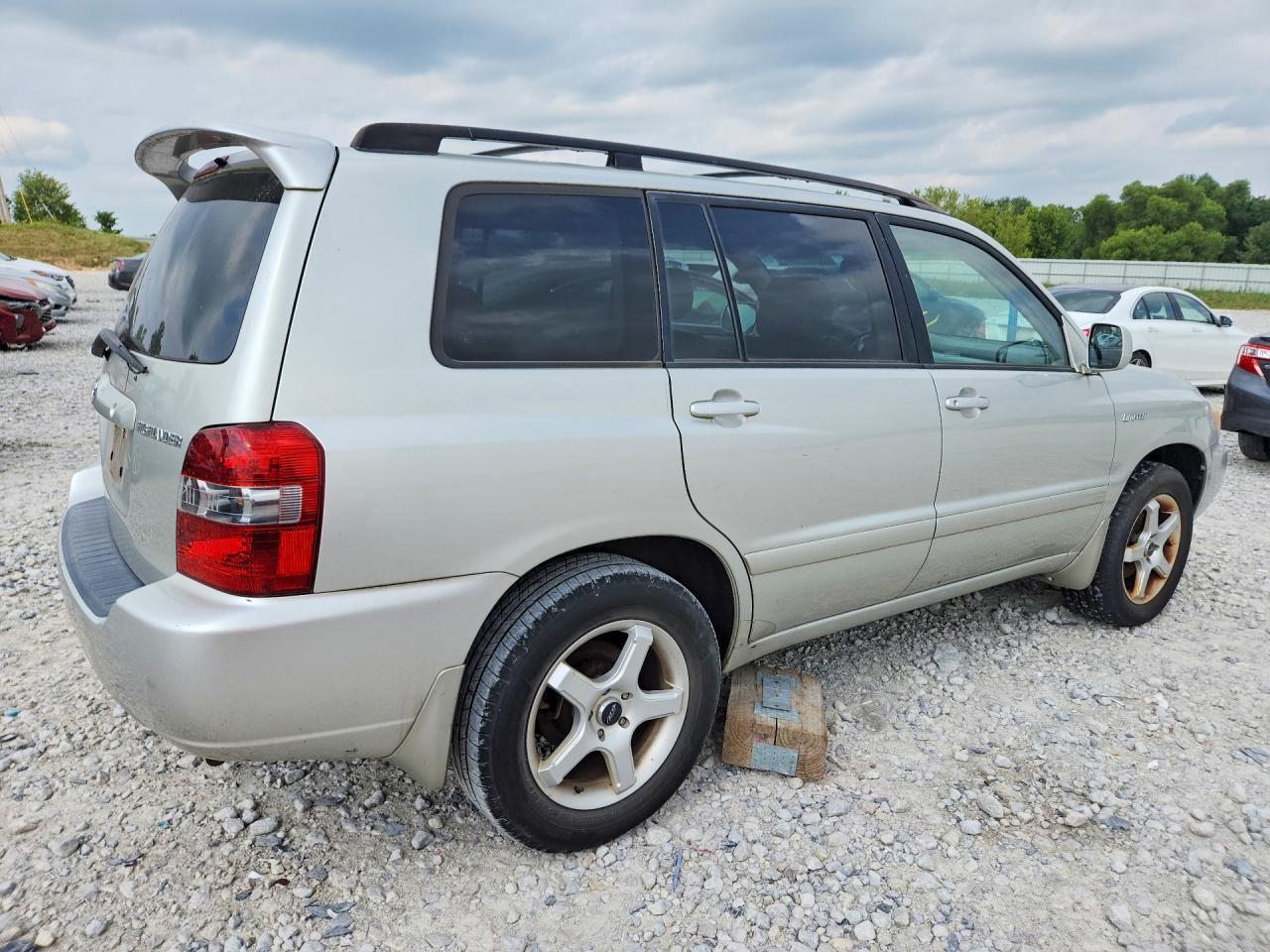 2004 TOYOTA HIGHLANDER LIMITED — Фото 3 из 13