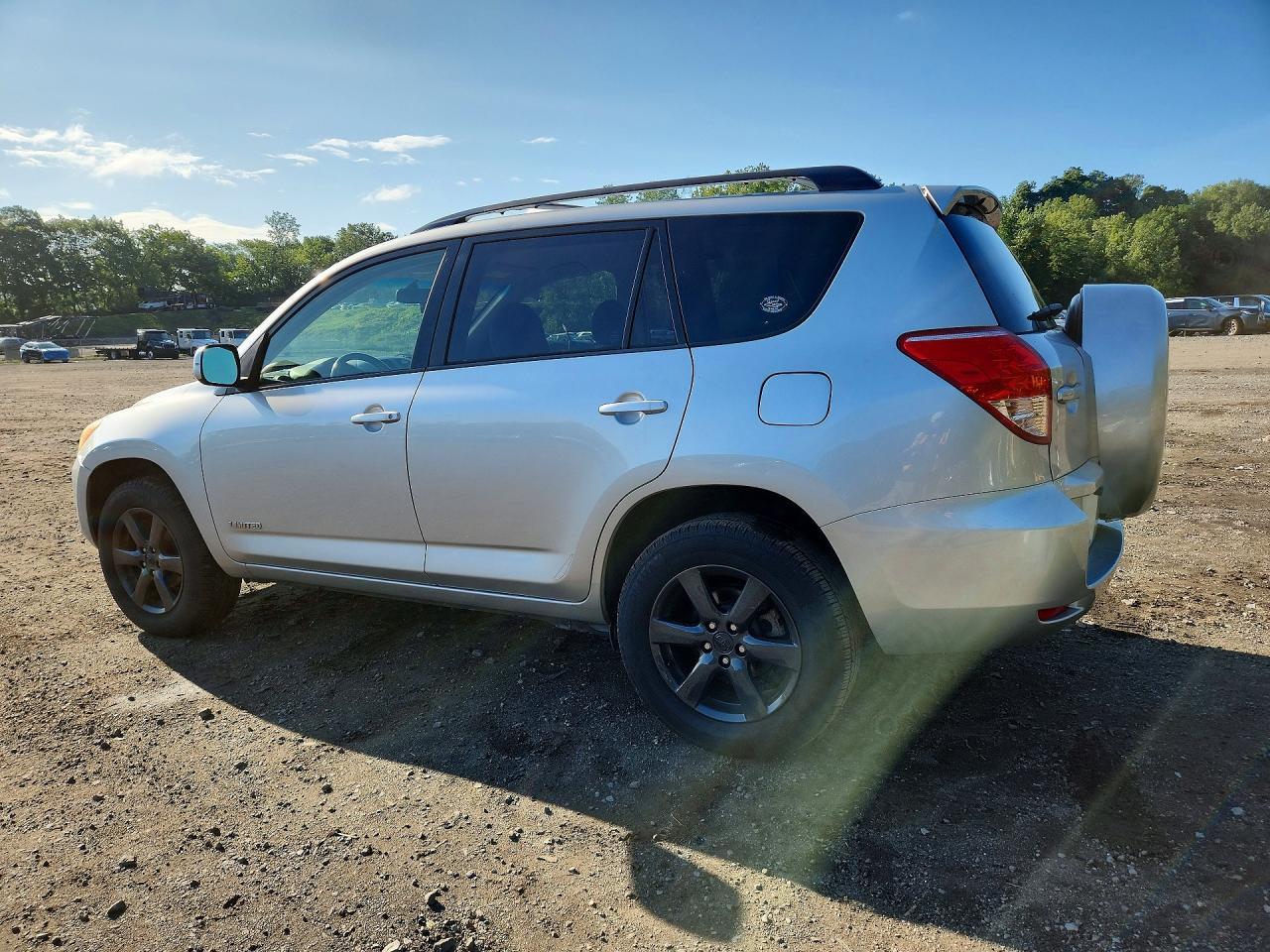 2007 TOYOTA RAV4 — Фото 2 из 13