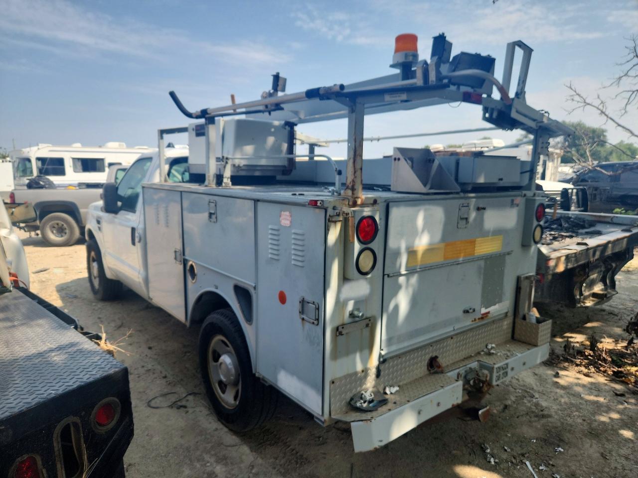 2008 FORD F350 SRW SUPER DUTY — Фото 2 из 13