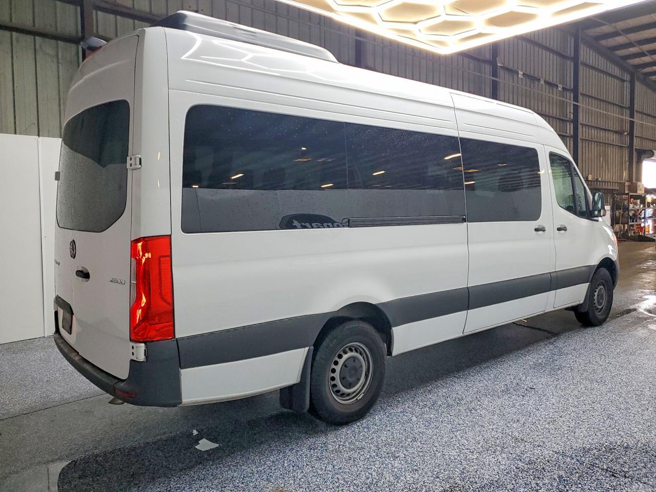 2025 MERCEDES-BENZ SPRINTER 2500 — Фото 3 из 13