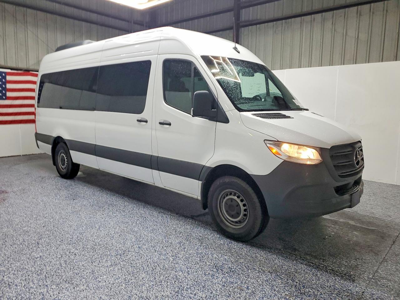 2025 MERCEDES-BENZ SPRINTER 2500 — Фото 4 из 13