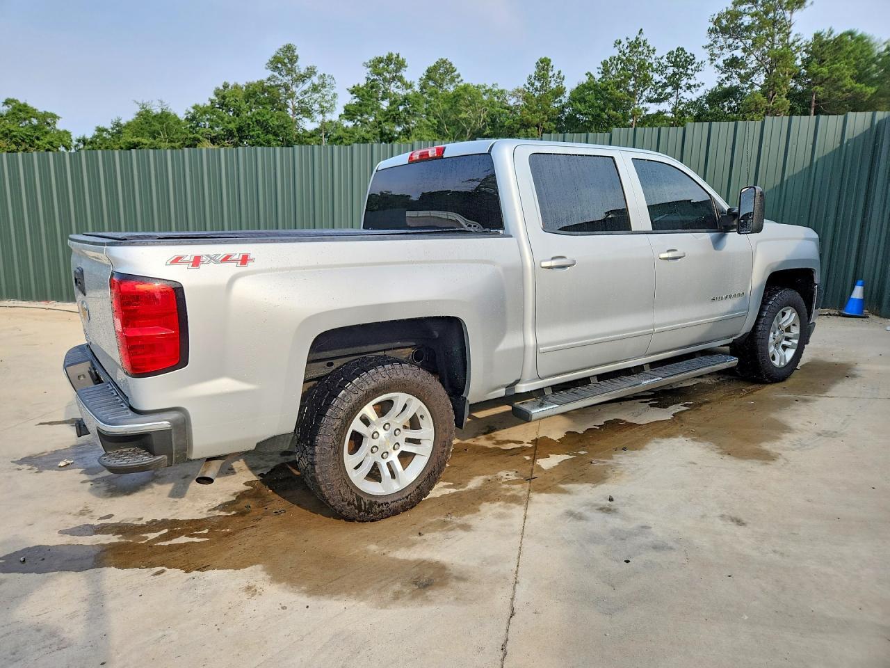2017 CHEVROLET SILVERADO K1500 LT — Фото 3 из 12