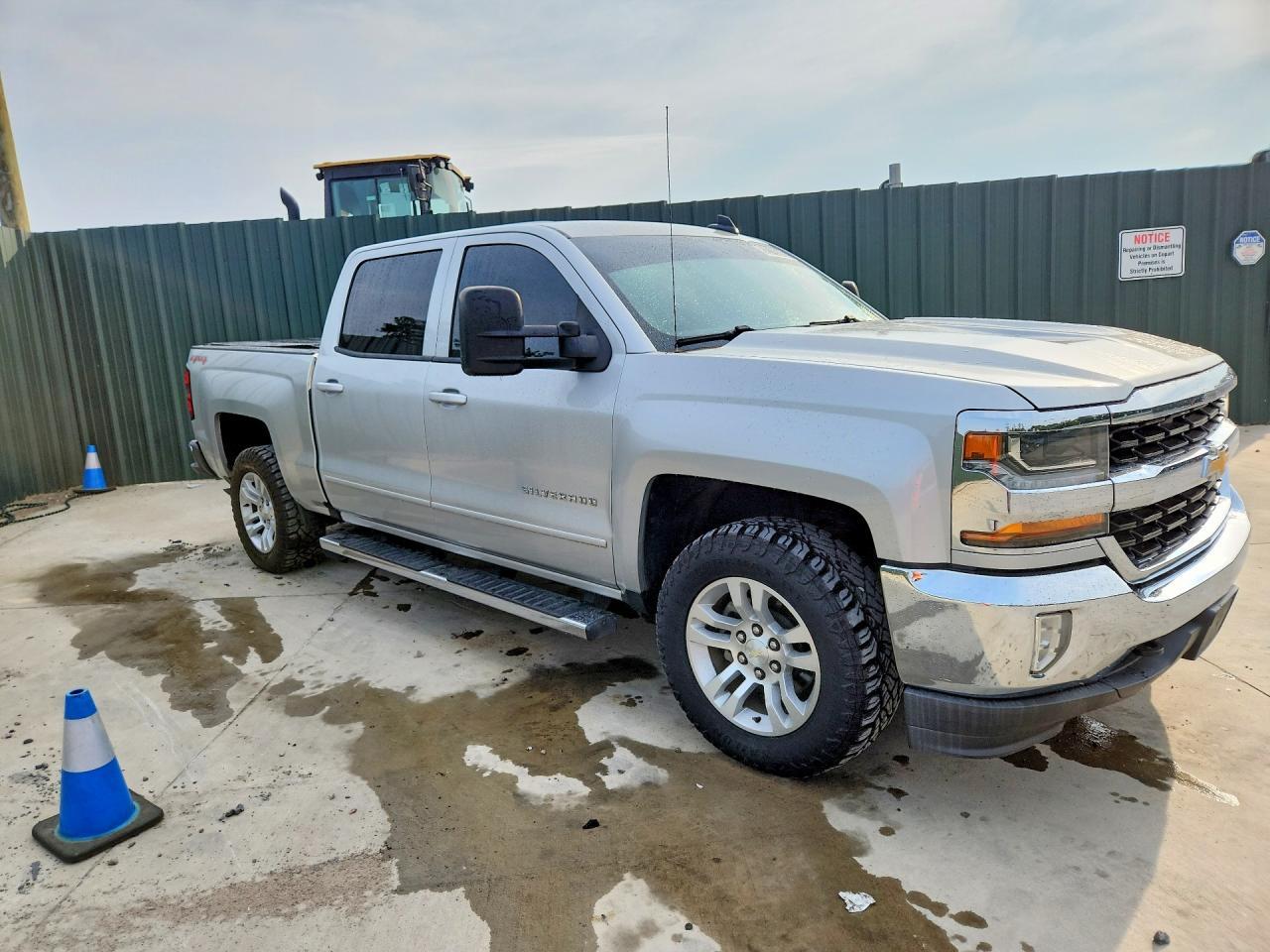 2017 CHEVROLET SILVERADO K1500 LT — Фото 4 из 12