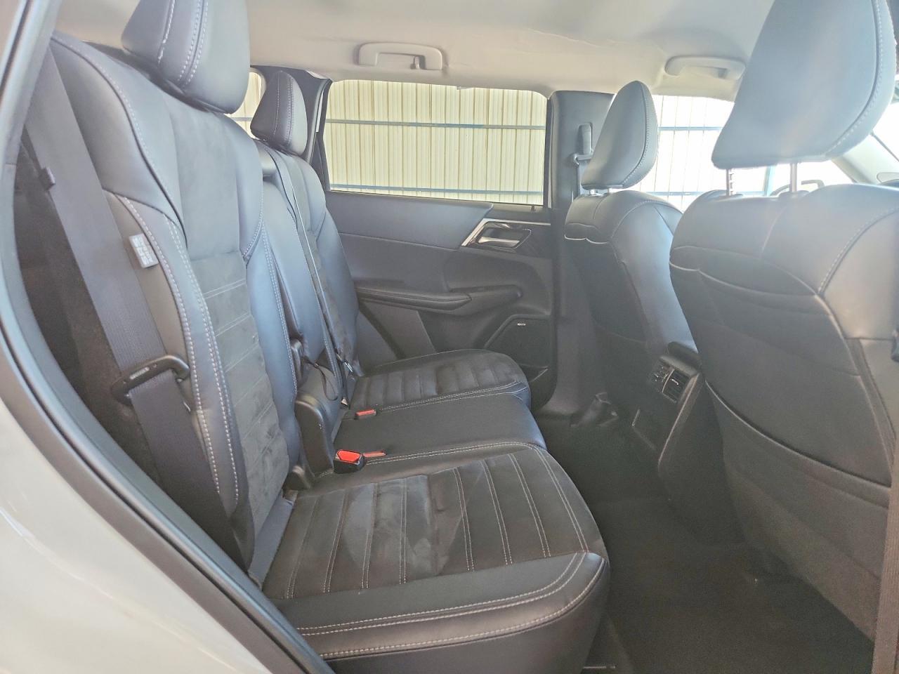 2025 MITSUBISHI OUTLANDER SE — Фото 11 из 13
