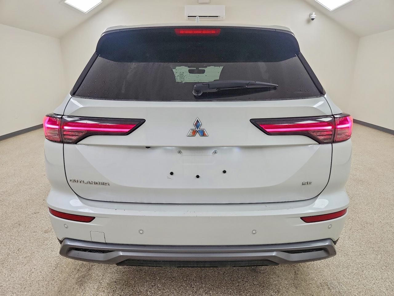 2025 MITSUBISHI OUTLANDER SE — Фото 6 из 13