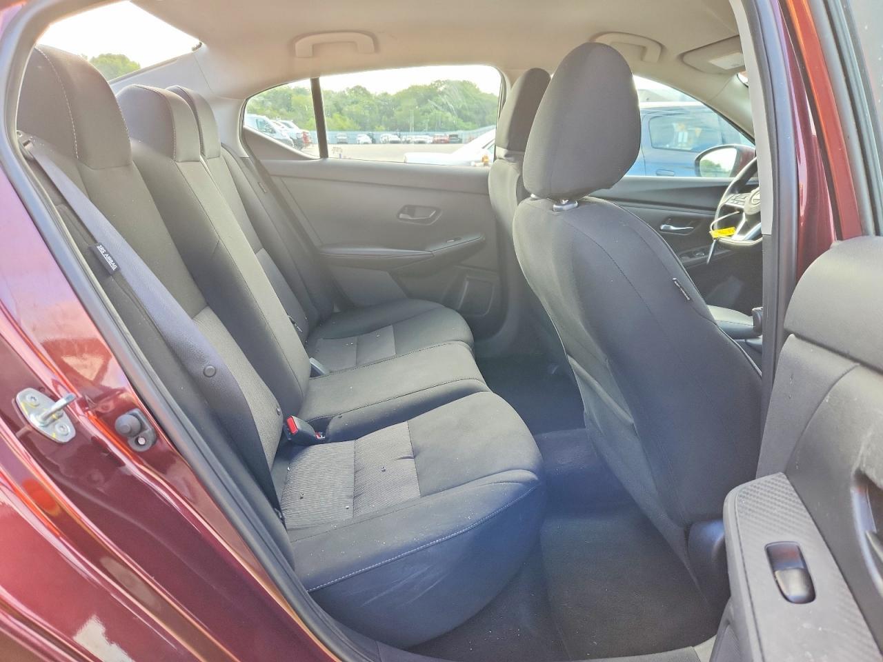 2025 NISSAN SENTRA SV — Фото 10 из 12