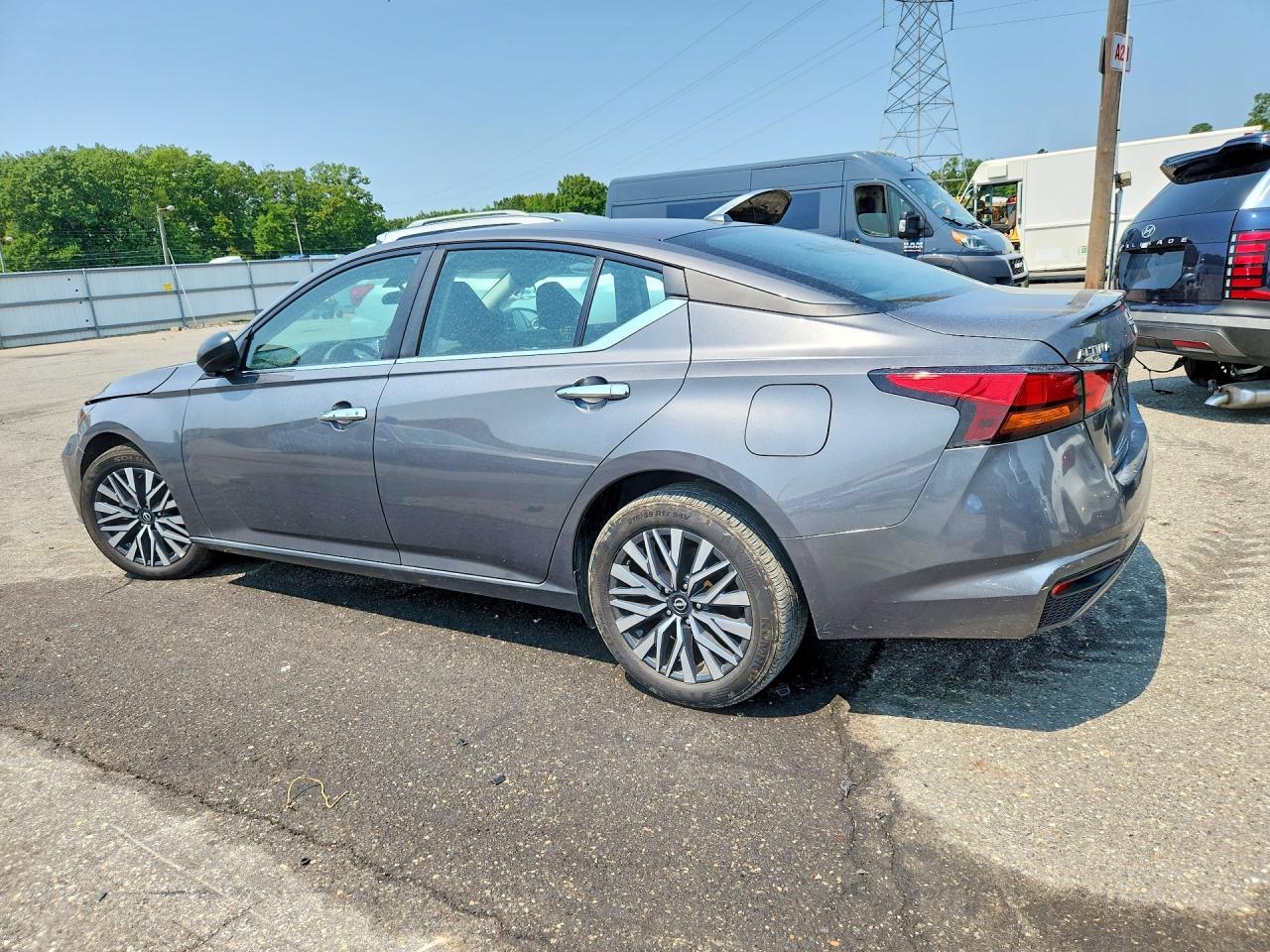 2025 NISSAN ALTIMA SV — Фото 2 из 12