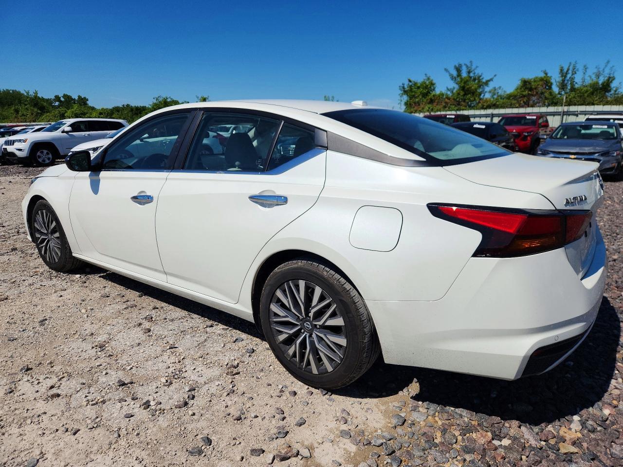 2025 NISSAN ALTIMA SV — Фото 2 из 13