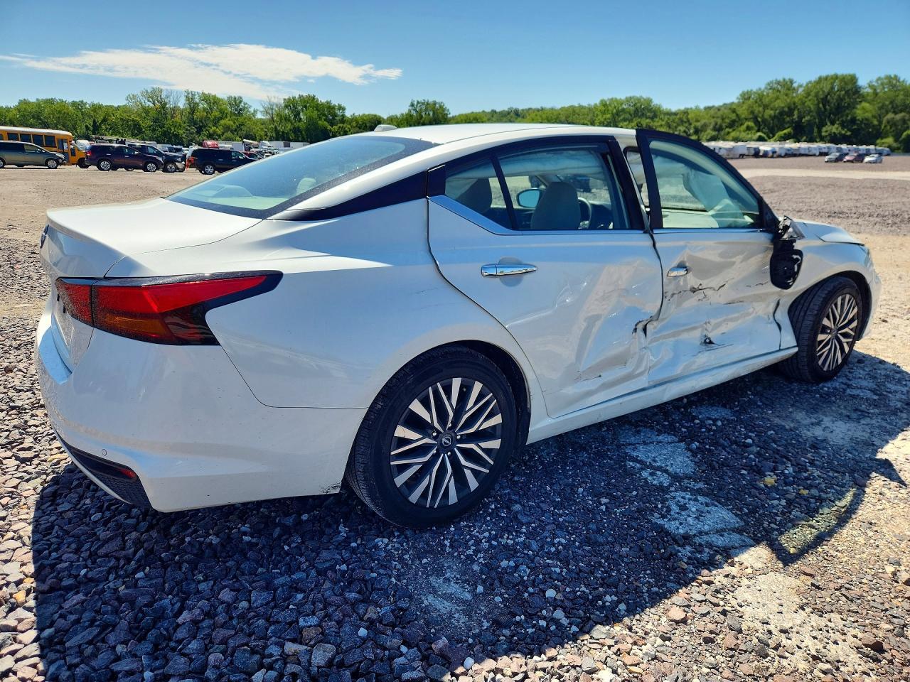 2025 NISSAN ALTIMA SV — Фото 3 из 13