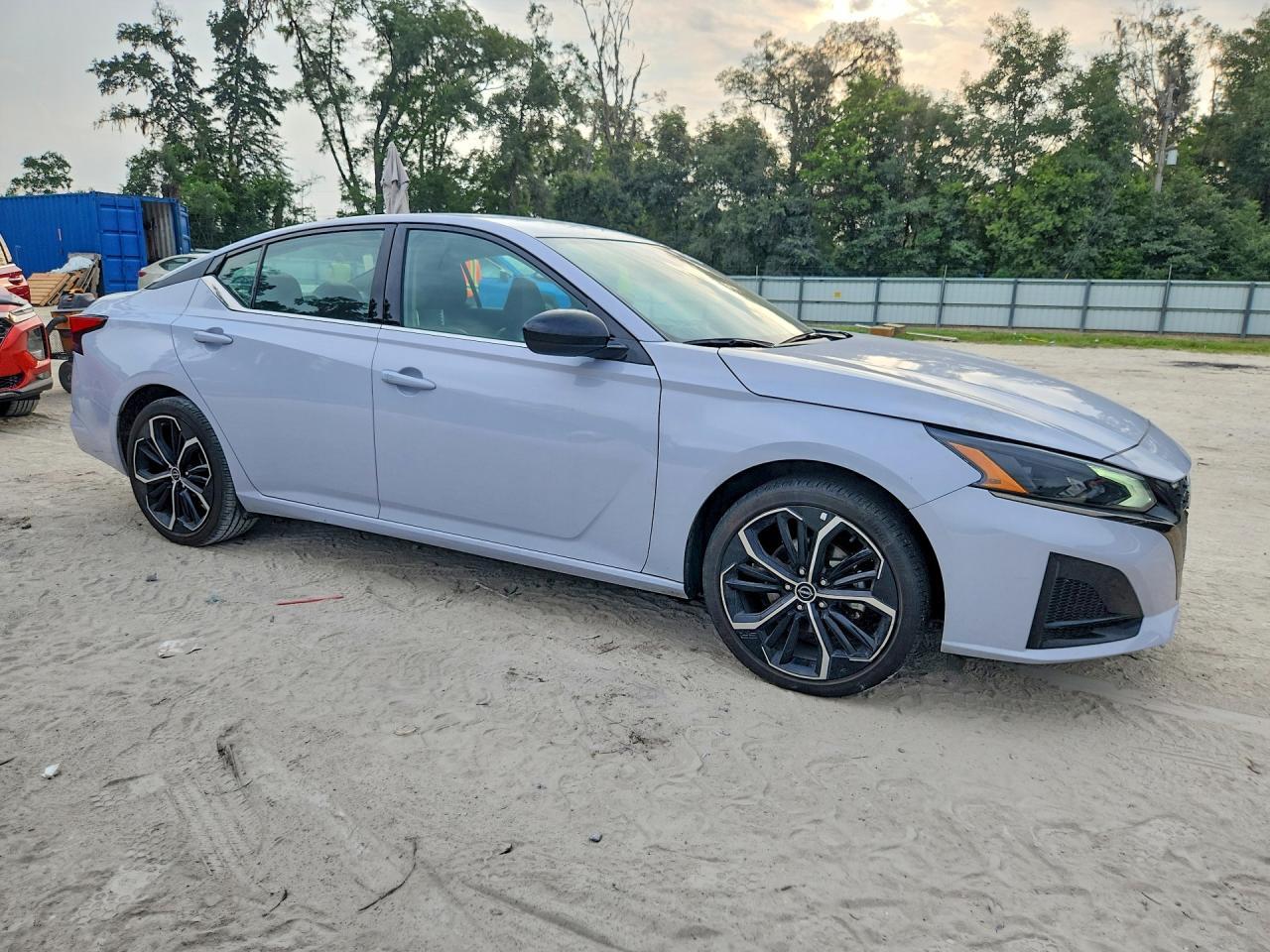 2025 NISSAN ALTIMA SR — Фото 4 из 12