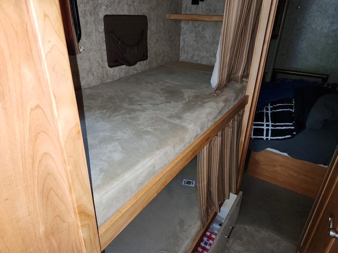2007 WORKHORSE CUSTOM CHASSIS MOTORHOME — Фото 9 из 10