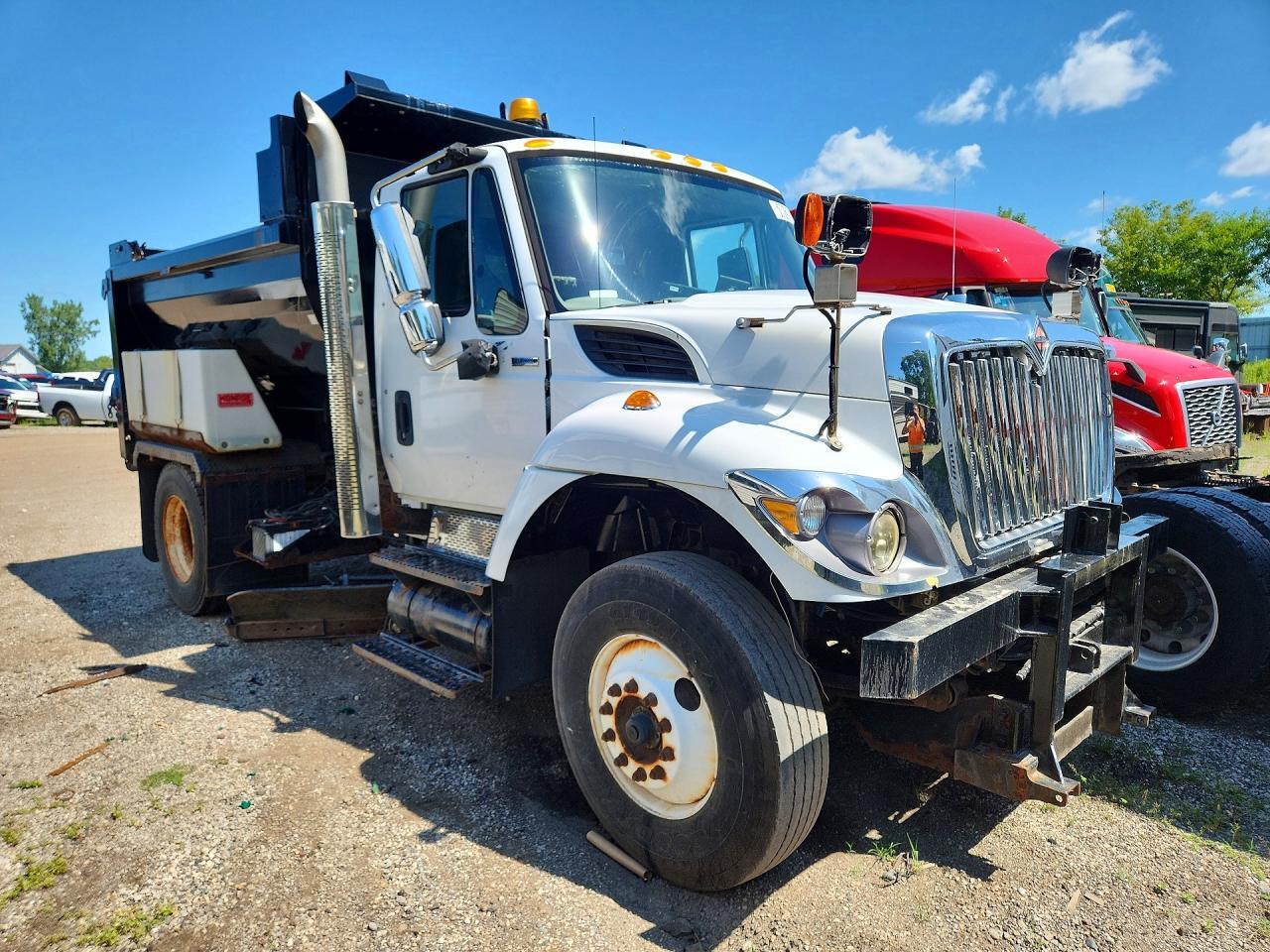 2008 INTERNATIONAL 7400 DUMP TRUCK — Фото 4 из 14