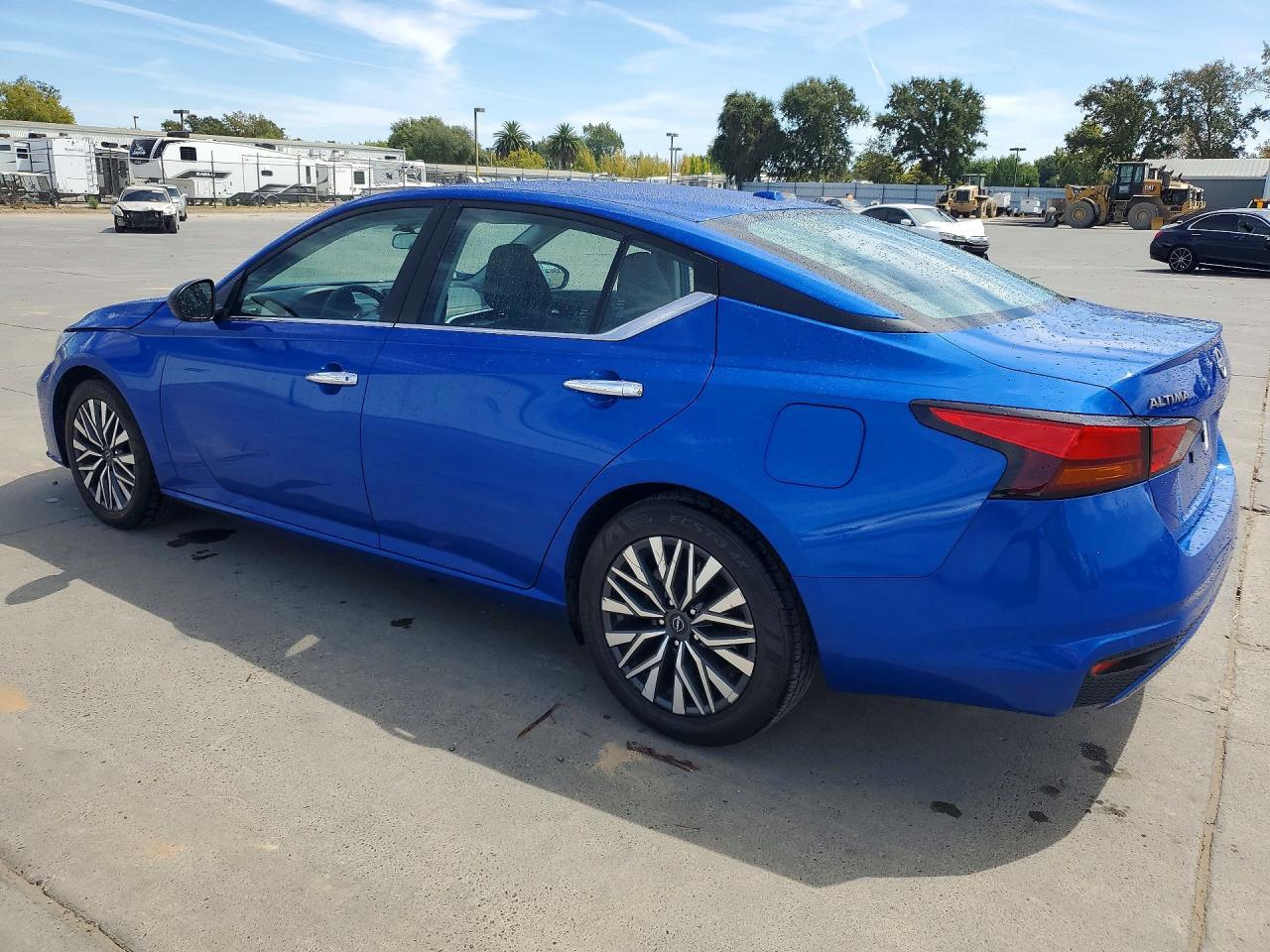 2025 NISSAN ALTIMA SV — Фото 2 из 12