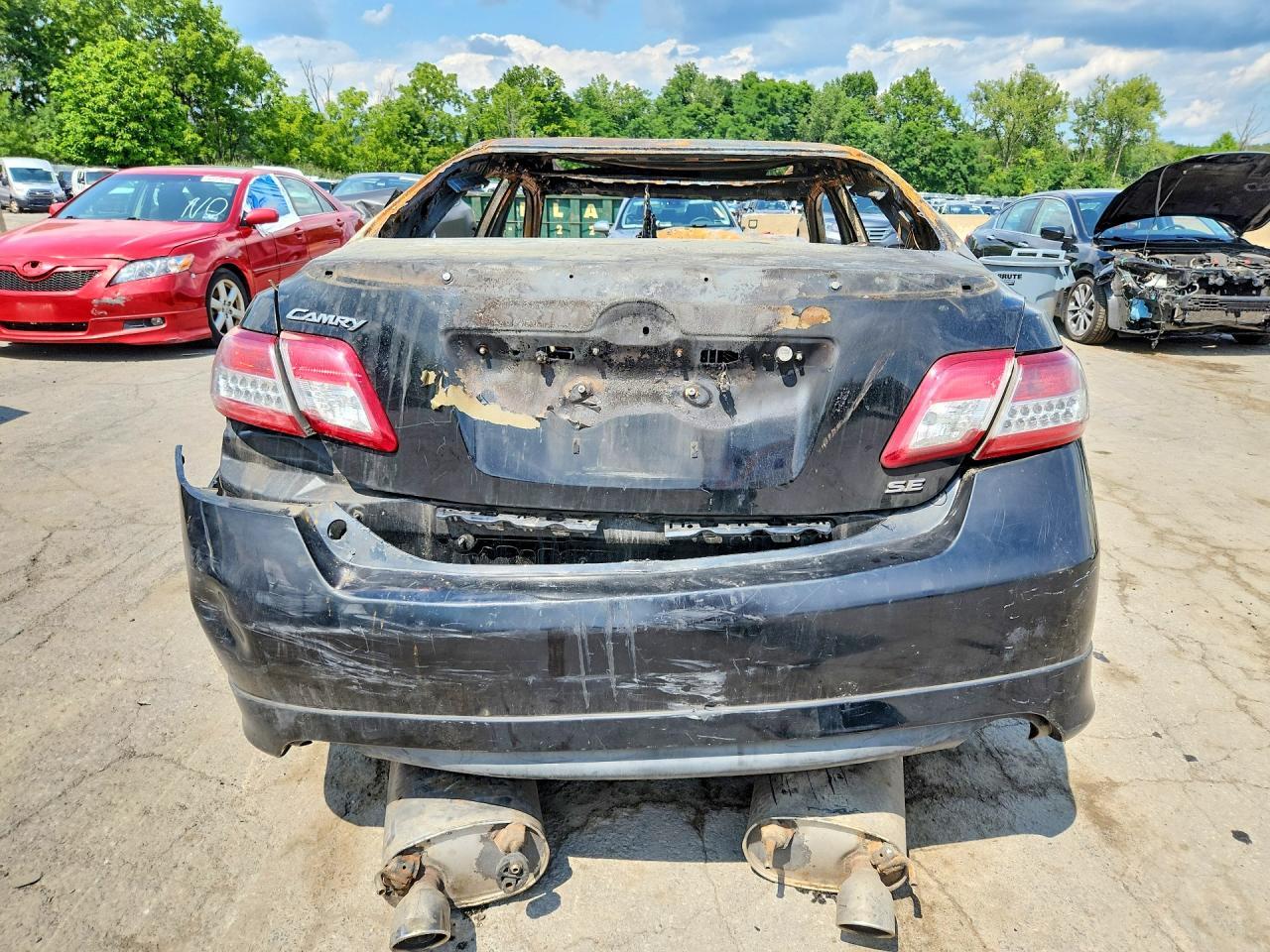 2011 TOYOTA CAMRY SE — Фото 6 из 11