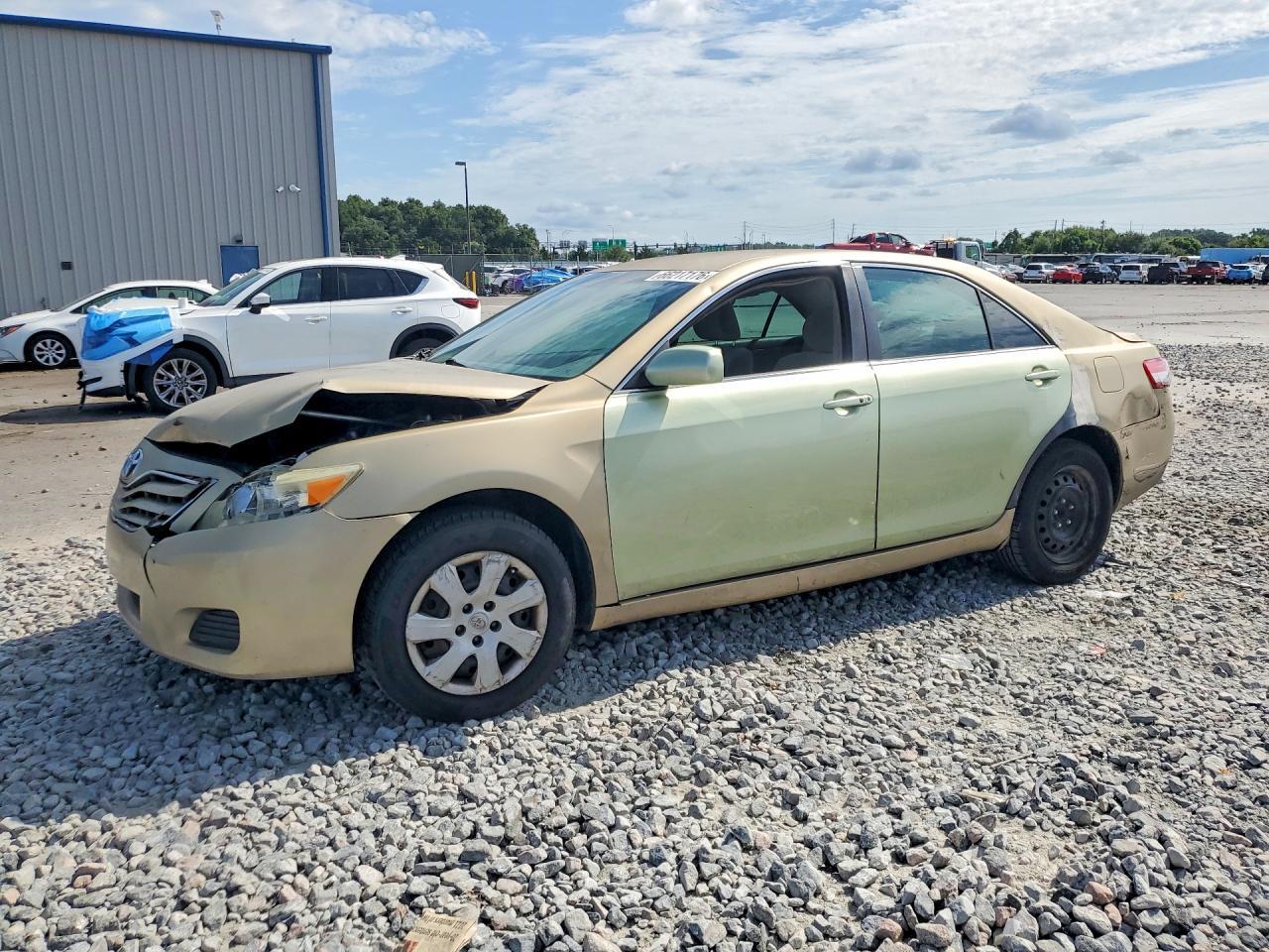 2011 TOYOTA CAMRY LE