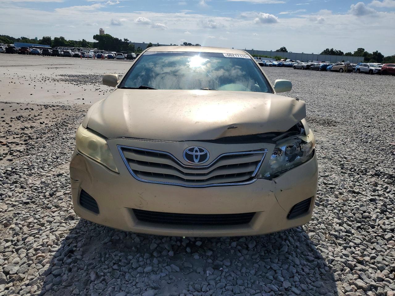 2011 TOYOTA CAMRY LE — Фото 5 из 12