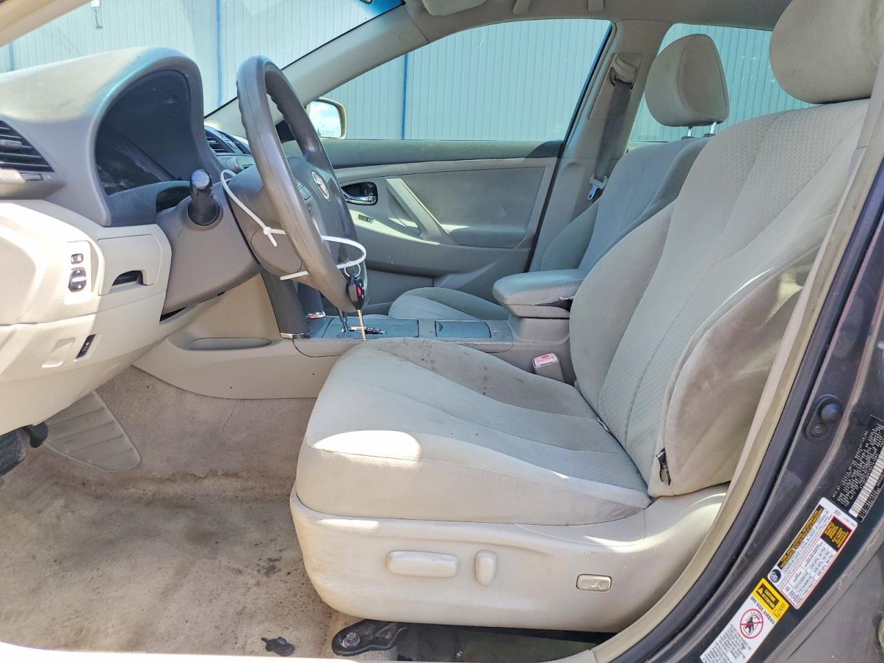 2011 TOYOTA CAMRY LE — Фото 7 из 12