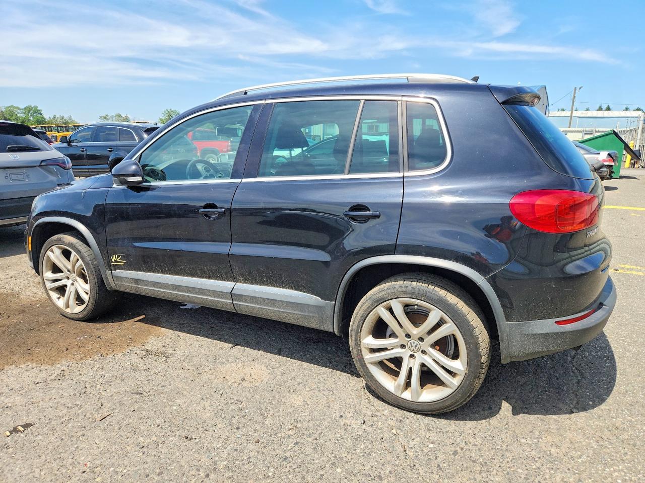 2013 VOLKSWAGEN TIGUAN S — Фото 2 из 13
