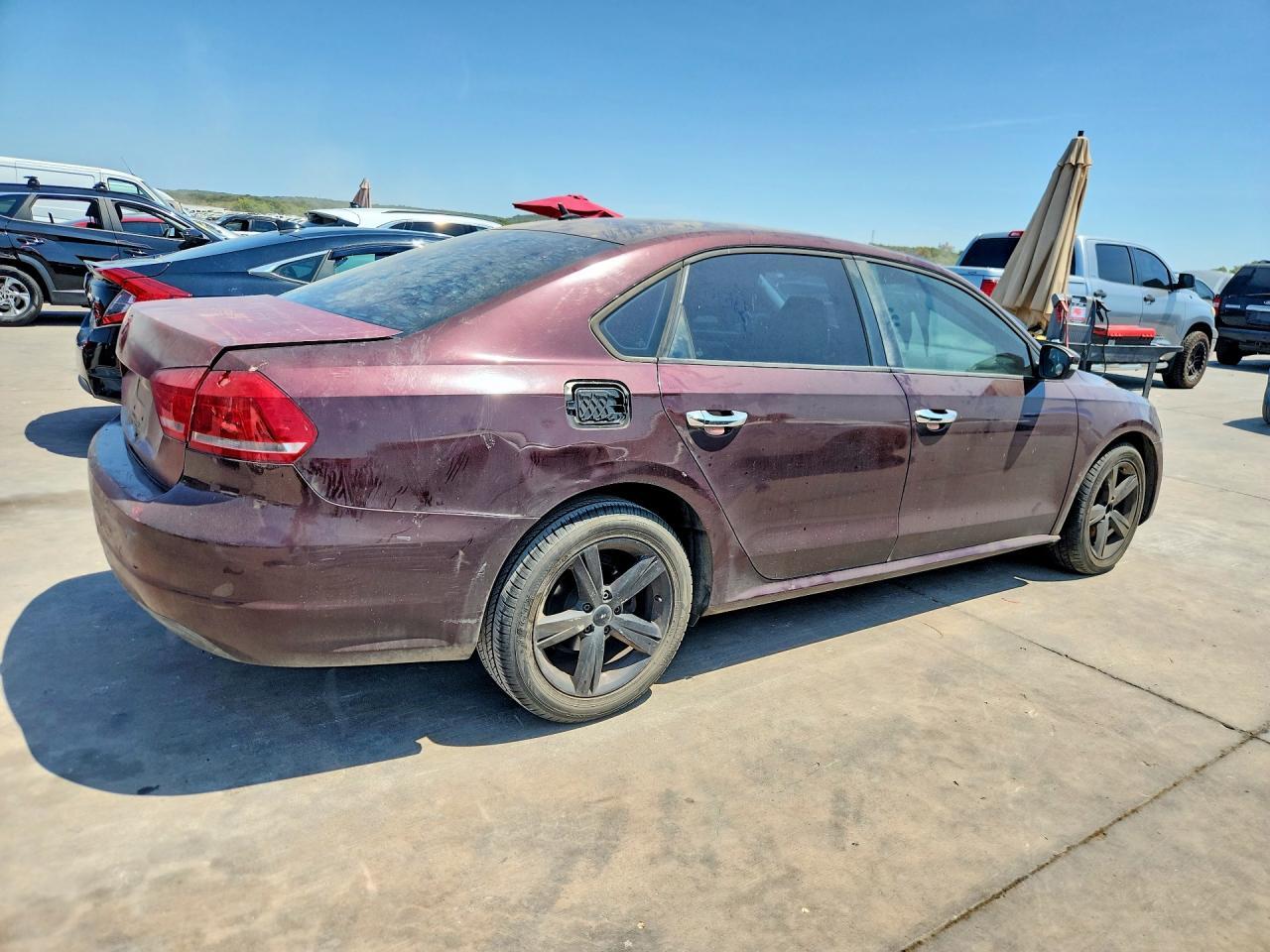 2013 VOLKSWAGEN PASSAT S — Фото 3 из 13