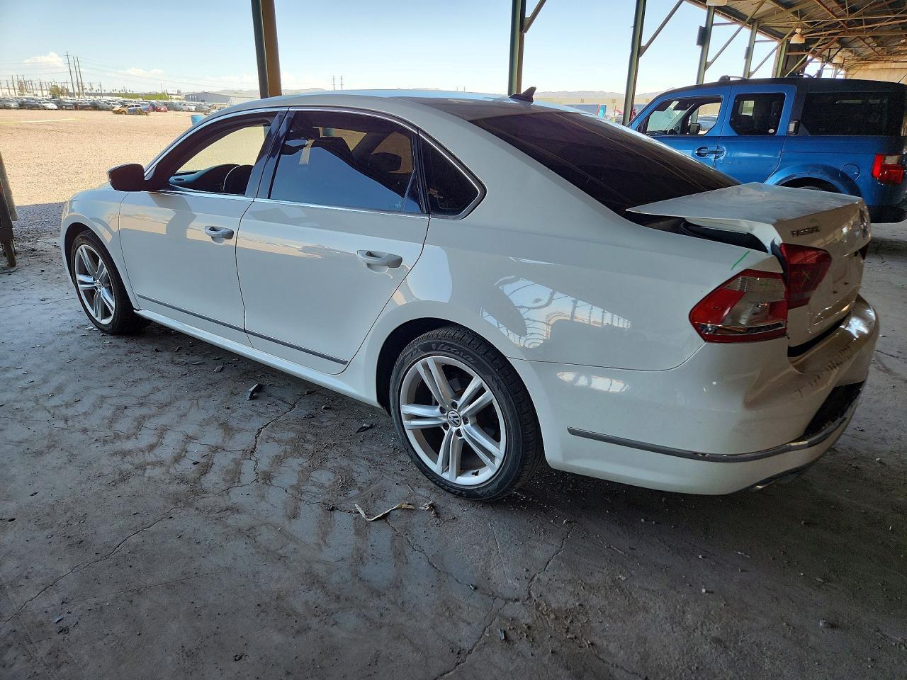 2013 VOLKSWAGEN PASSAT SEL — Фото 2 из 12