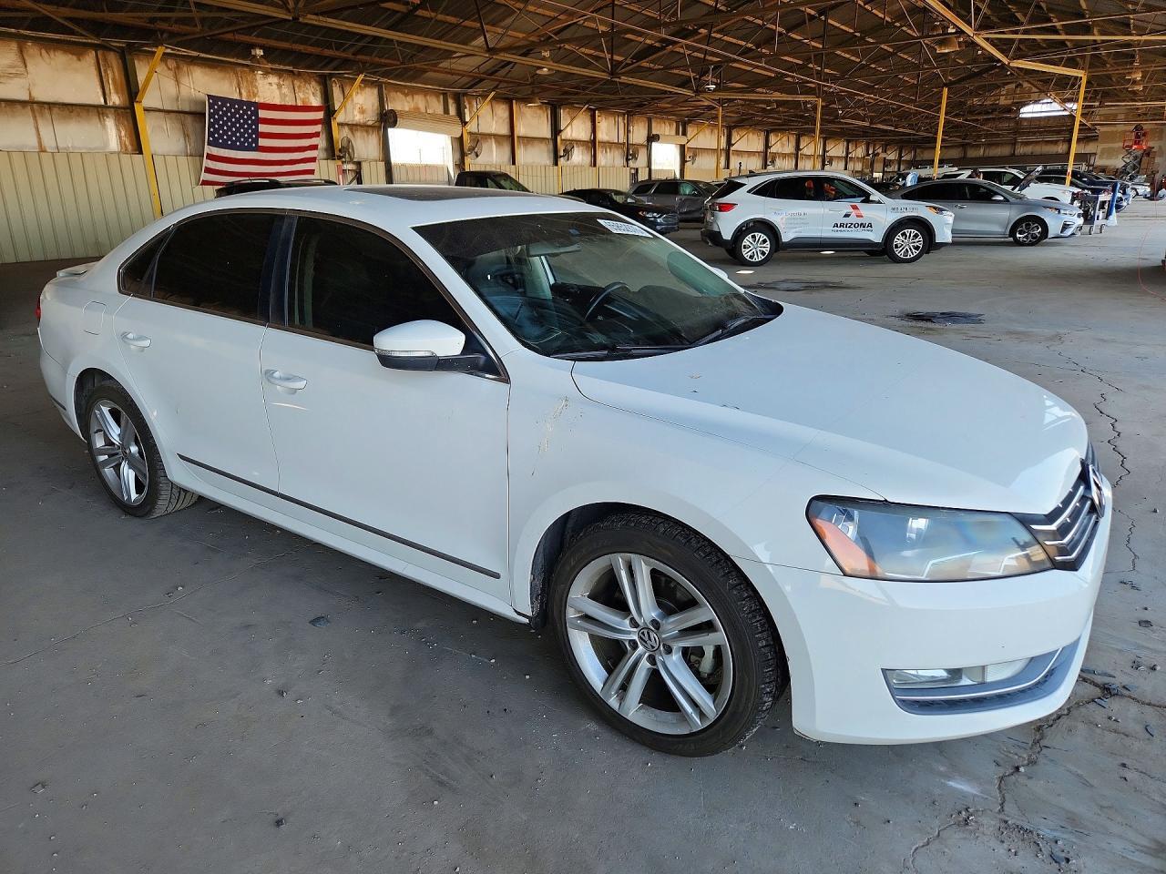 2013 VOLKSWAGEN PASSAT SEL — Фото 4 из 12