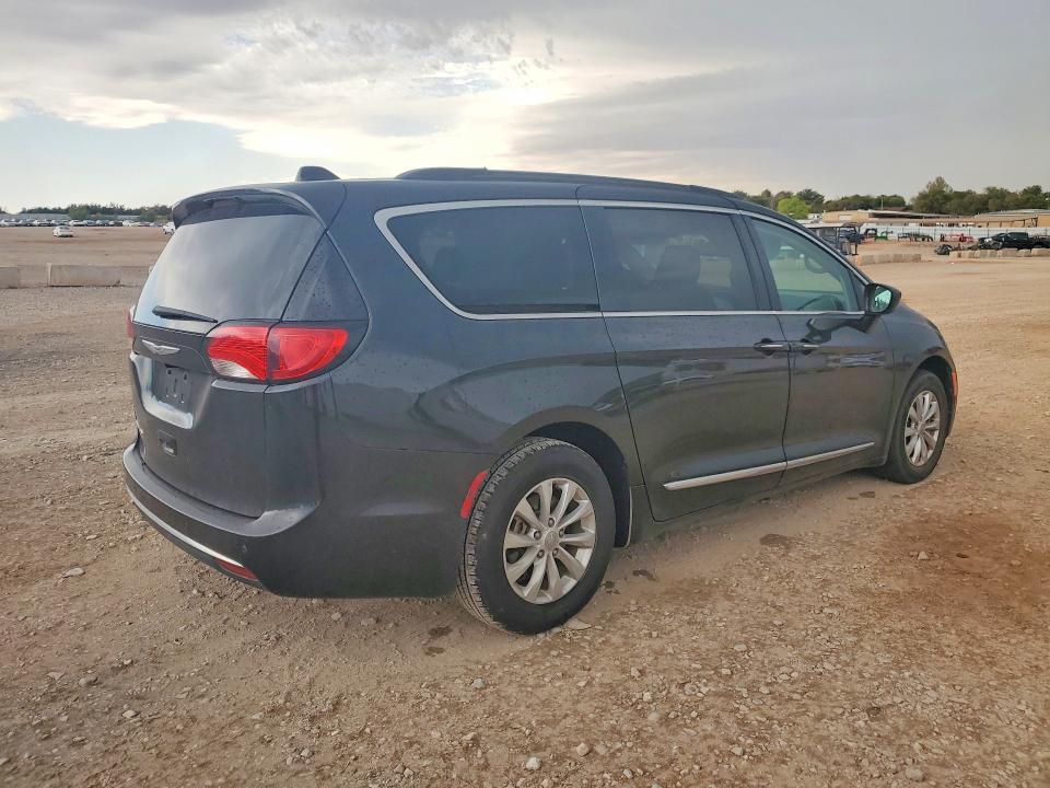 2017 CHRYSLER PACIFICA TOURING L — Фото 3 из 13