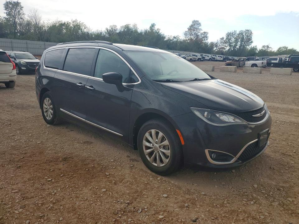 2017 CHRYSLER PACIFICA TOURING L — Фото 4 из 13