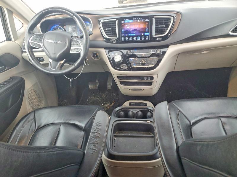 2017 CHRYSLER PACIFICA TOURING L — Фото 8 из 13