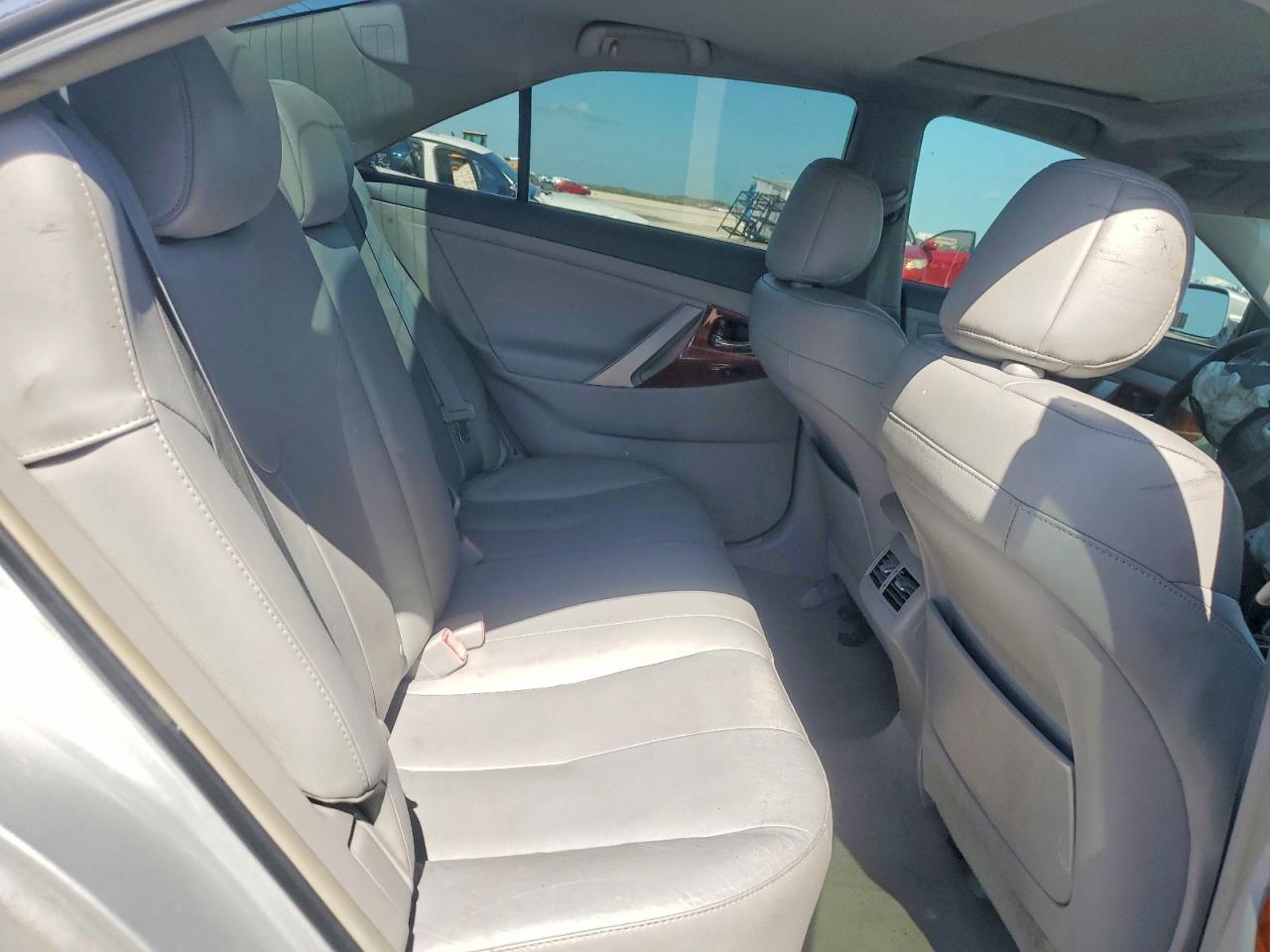 4T4BF3EK9BR140953 2011 TOYOTA CAMRY photo no. 10