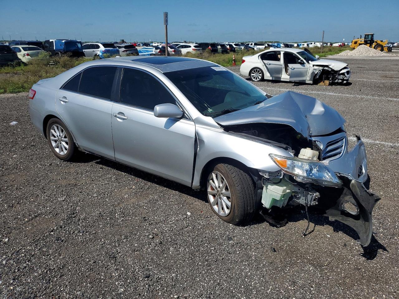 4T4BF3EK9BR140953 2011 TOYOTA CAMRY photo no. 4