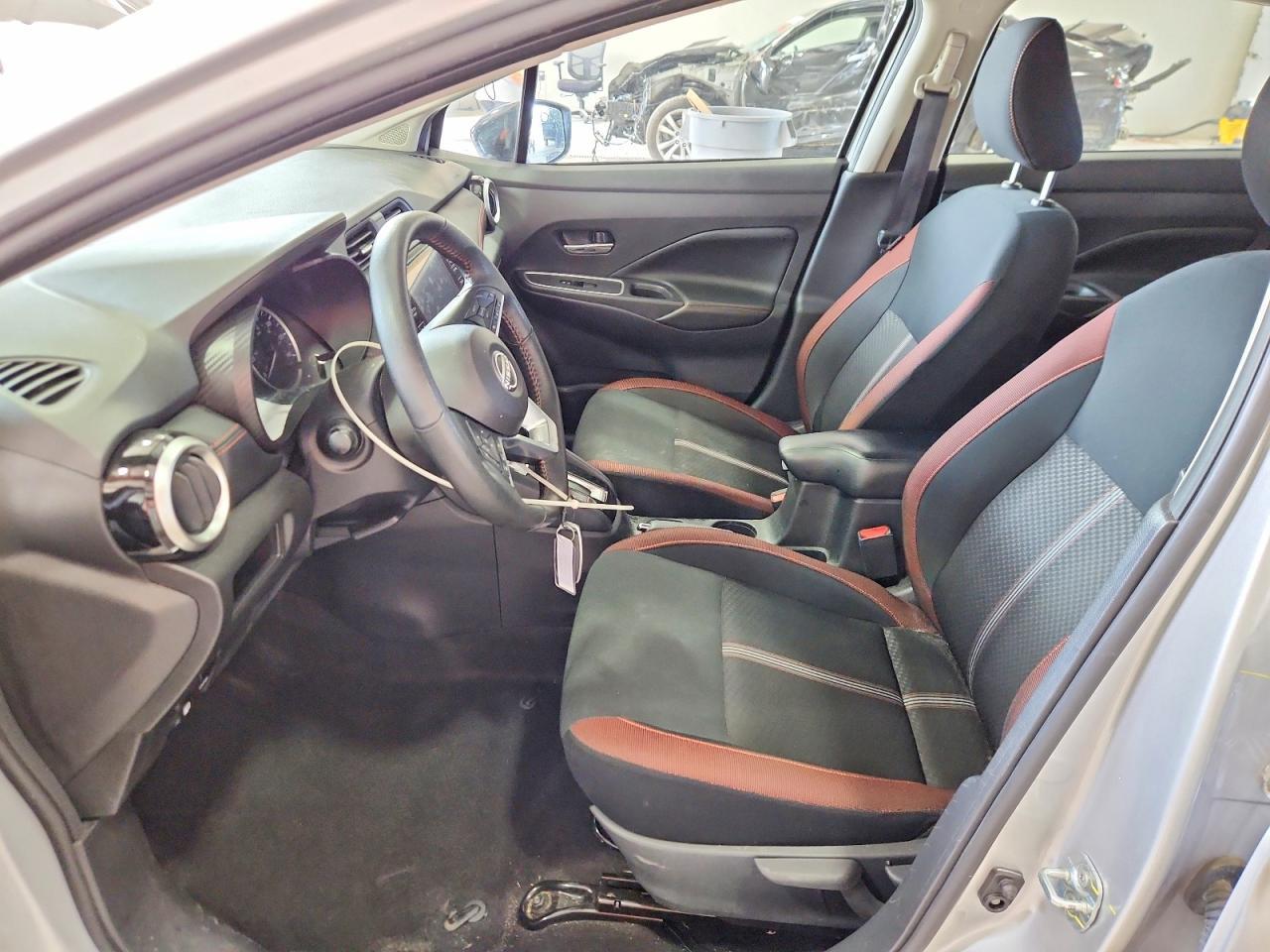 2025 NISSAN VERSA SR — Фото 7 из 12