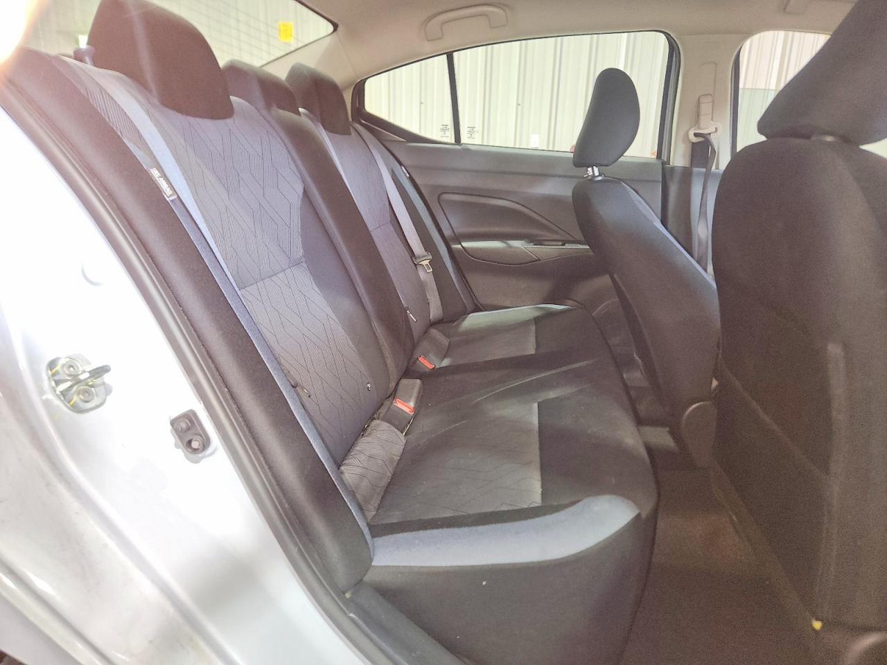 2025 NISSAN VERSA SV — Фото 10 из 12