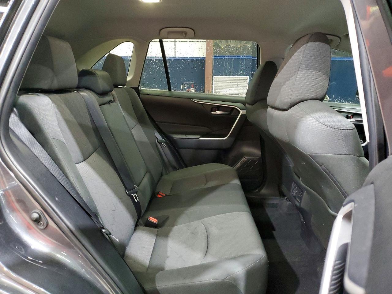 2025 TOYOTA RAV4 XLE — Фото 11 из 14