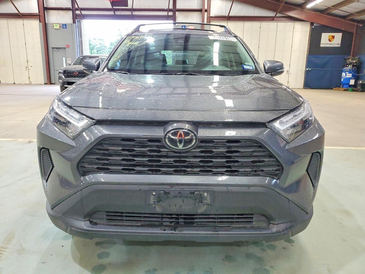 2025 TOYOTA RAV4 XLE — Фото 5 из 14