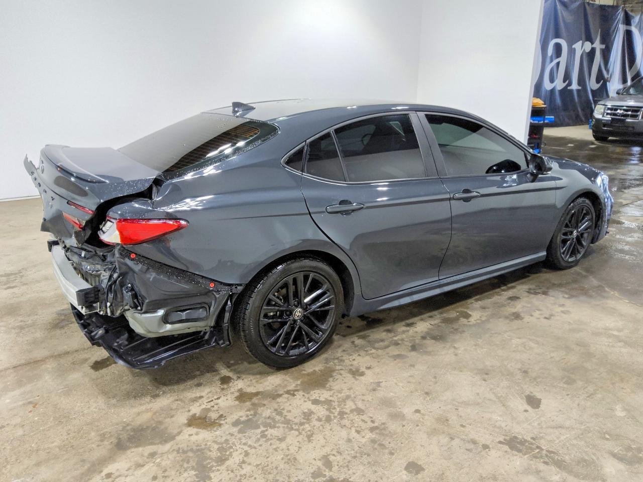 2025 TOYOTA CAMRY SE — Фото 3 из 12