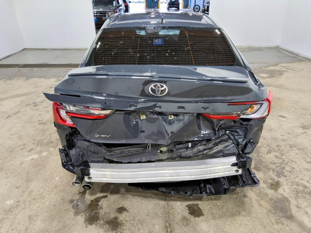 2025 TOYOTA CAMRY SE — Фото 6 из 12
