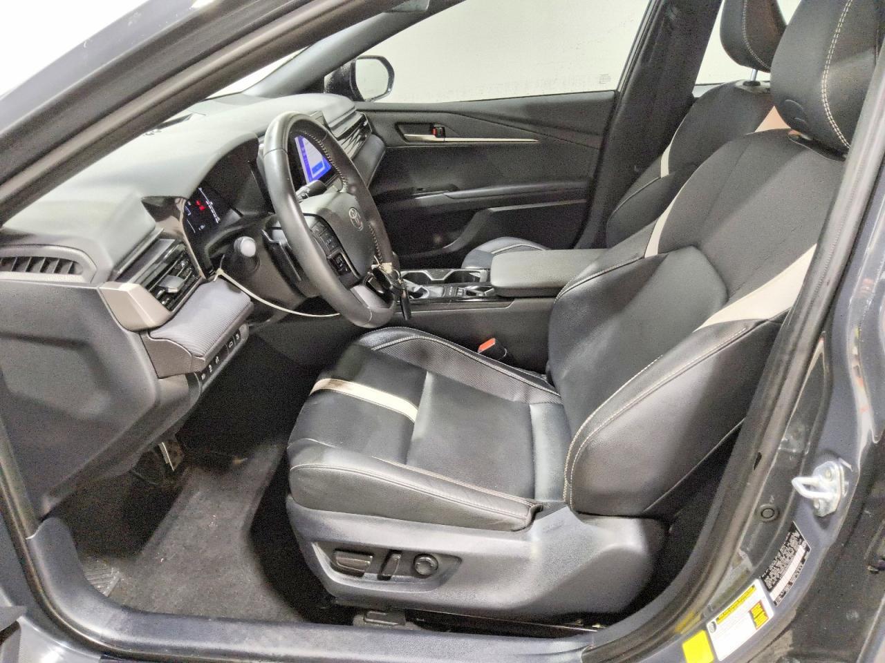 2025 TOYOTA CAMRY SE — Фото 7 из 12