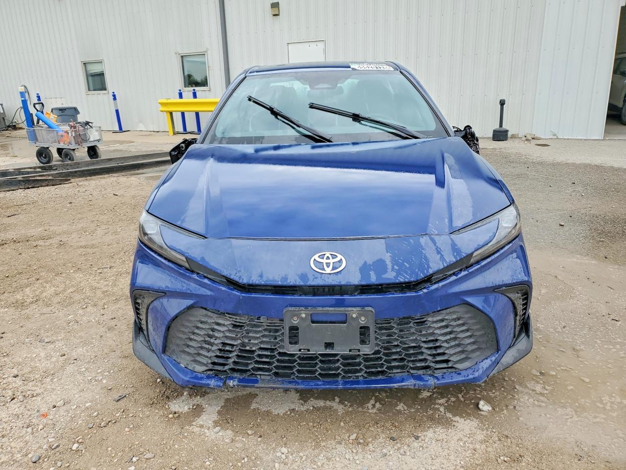 2025 TOYOTA CAMRY SE — Фото 5 из 12