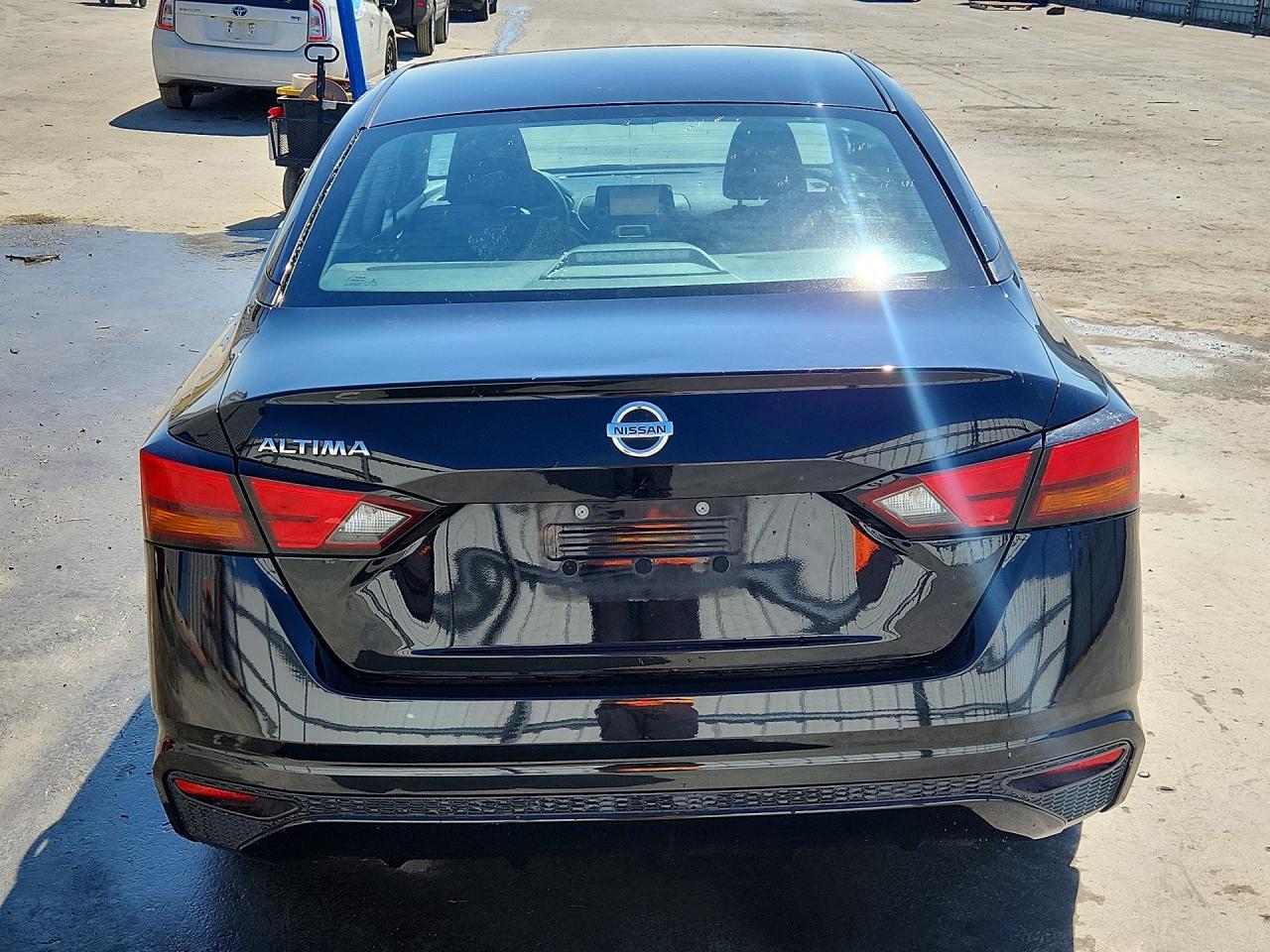 2021 NISSAN ALTIMA S — Фото 6 из 12