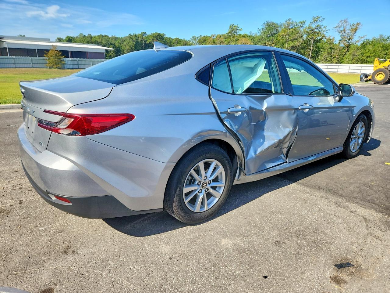 2025 TOYOTA CAMRY LE — Фото 3 из 12