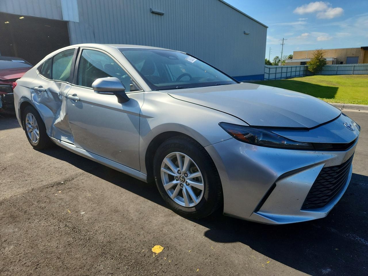 2025 TOYOTA CAMRY LE — Фото 4 из 12