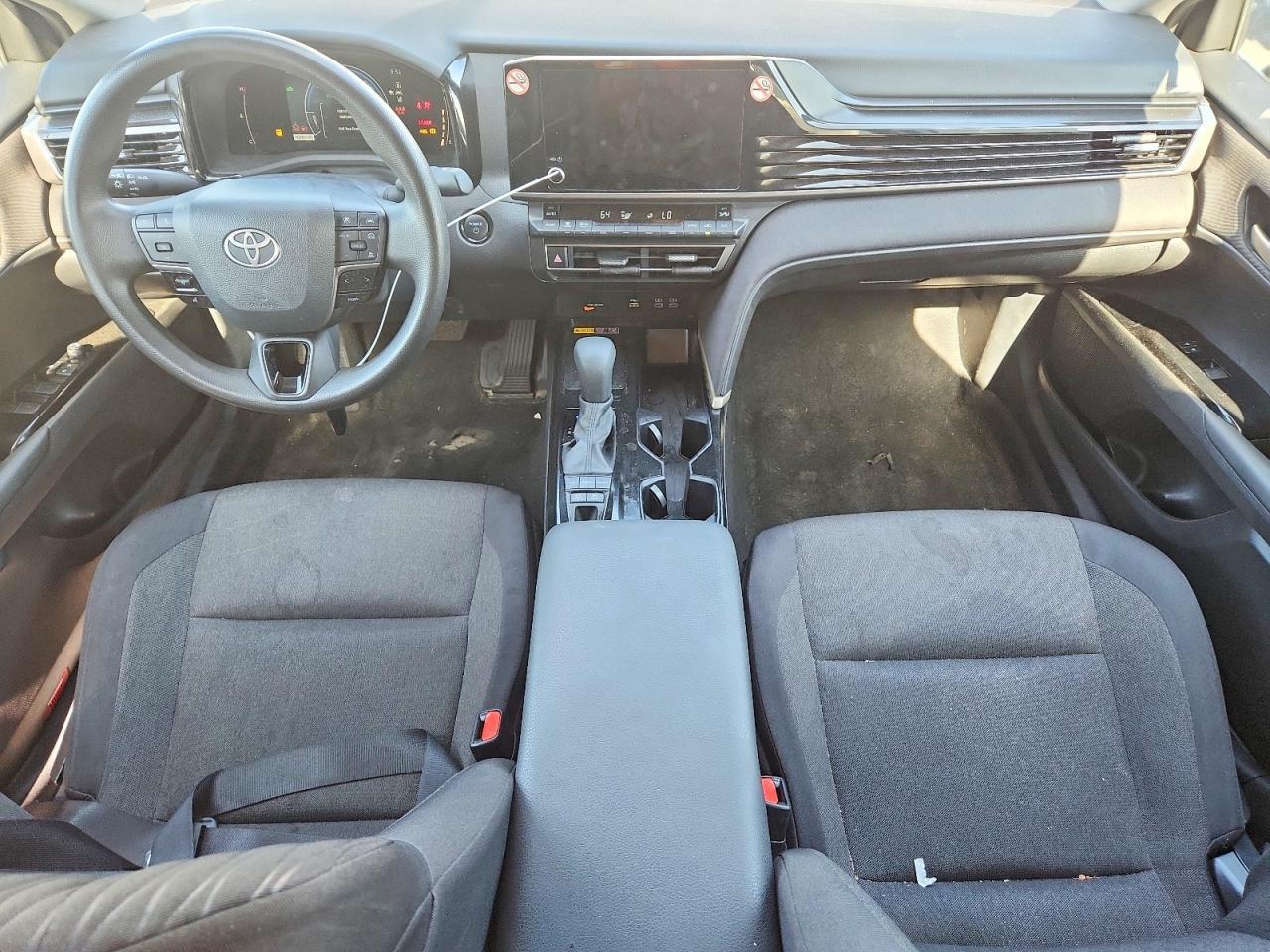 2025 TOYOTA CAMRY LE — Фото 8 из 12