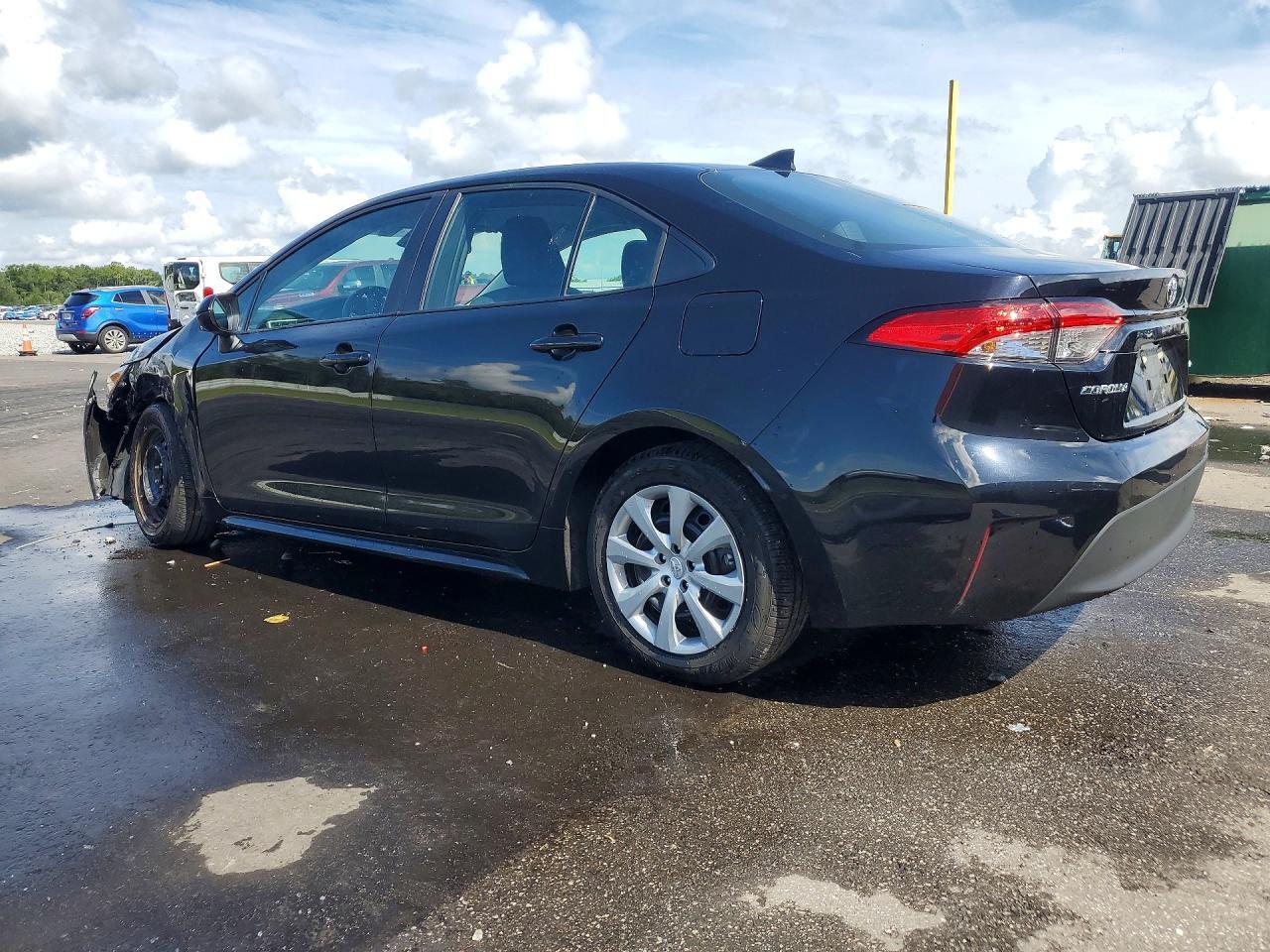 2025 TOYOTA COROLLA LE — Фото 2 из 12