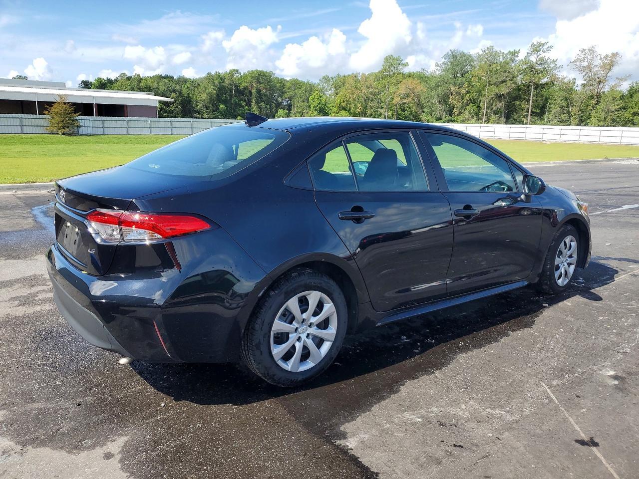 2025 TOYOTA COROLLA LE — Фото 3 из 12
